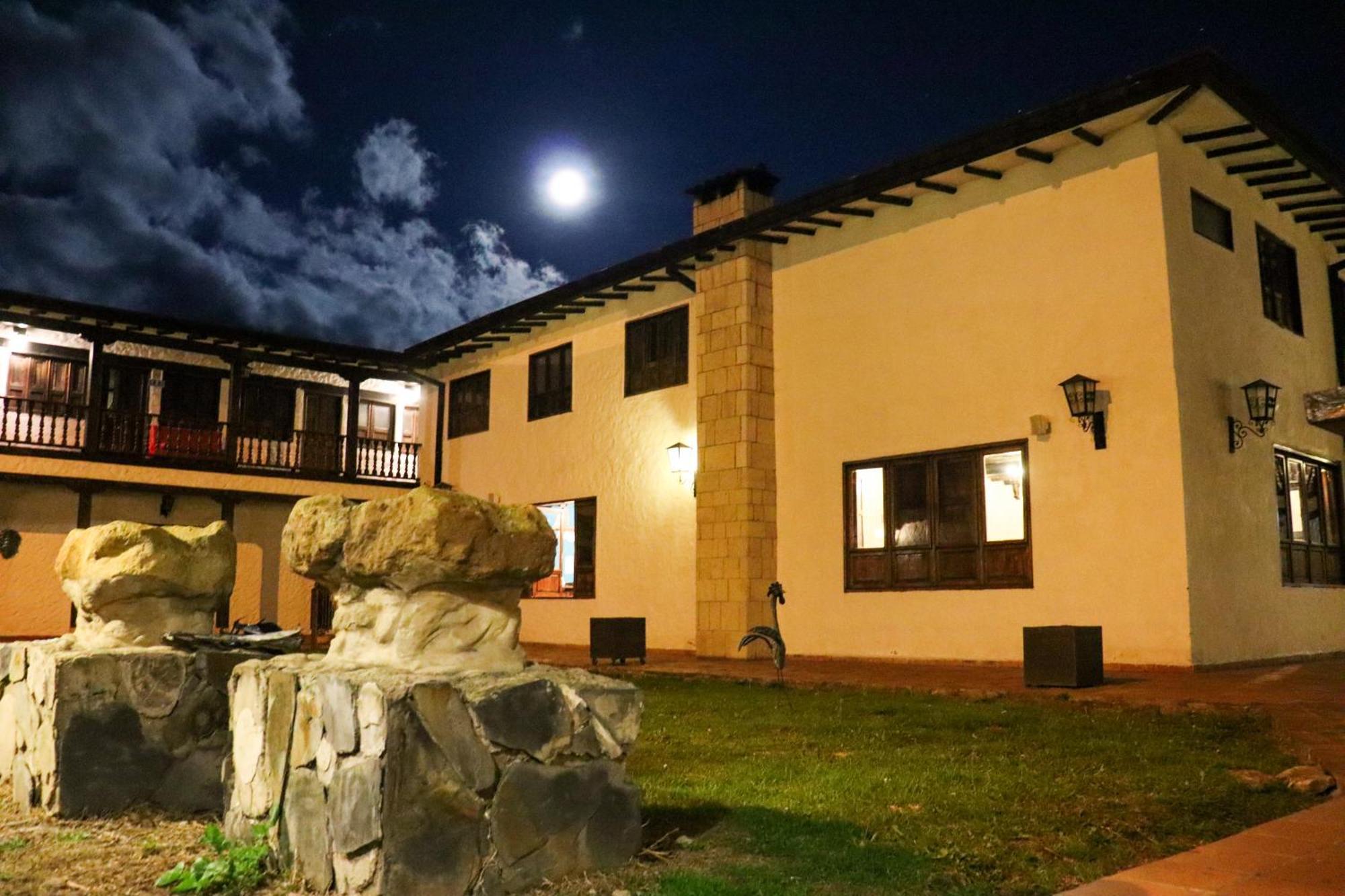 Готель Casona Quesada Суеска Екстер'єр фото