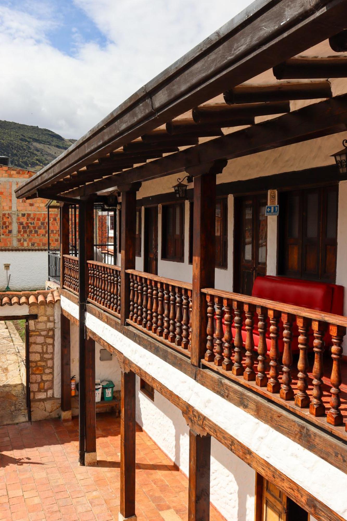 Готель Casona Quesada Суеска Екстер'єр фото
