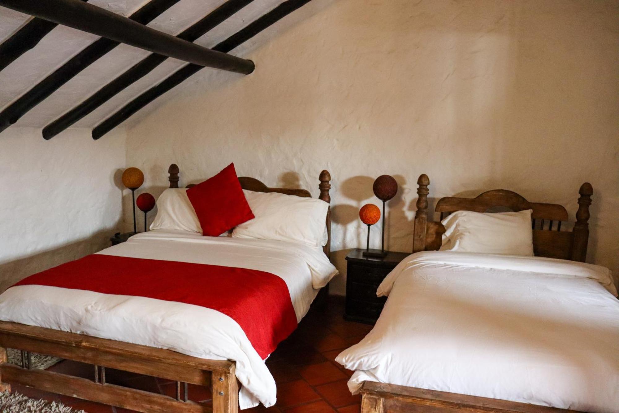 Готель Casona Quesada Суеска Екстер'єр фото